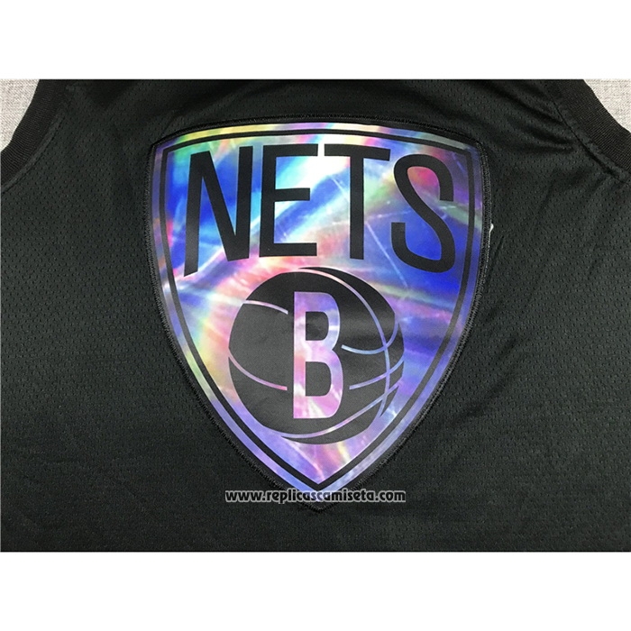 Camiseta Brooklyn Nets Kyrie Irving #11 Iridescent Logo Negro